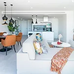 Oasis325- Class Penthouse With Stunning Views *