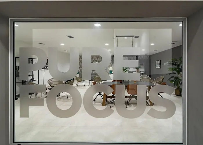 Oasis325- Class Penthouse With Stunning Views 埃斯特波纳