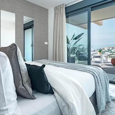 Oasis325- Class Penthouse With Stunning Views Apartment