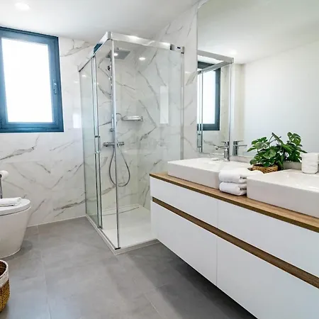 Apartment Oasis325- Class Penthouse With Stunning Views *